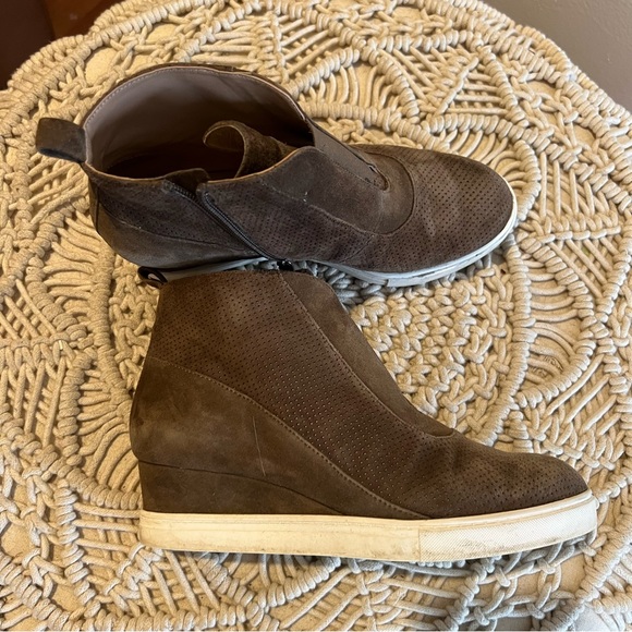 Linea Paolo ANNA  Low Heel Wedge Sneaker Dark Olive Perforated Suede - Picture 7 of 9